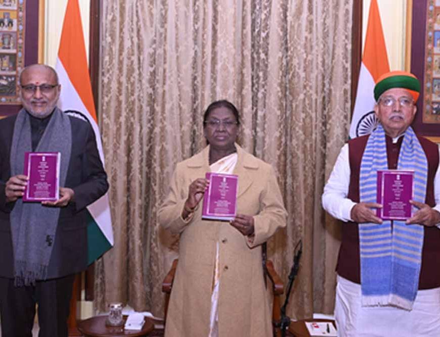 राष्ट्रपति द्रौपदी मुर्मू ने संथाली भाषा में जारी किया भारत का संविधान, आदिवासी गौरव का ऐतिहासिक क्षण