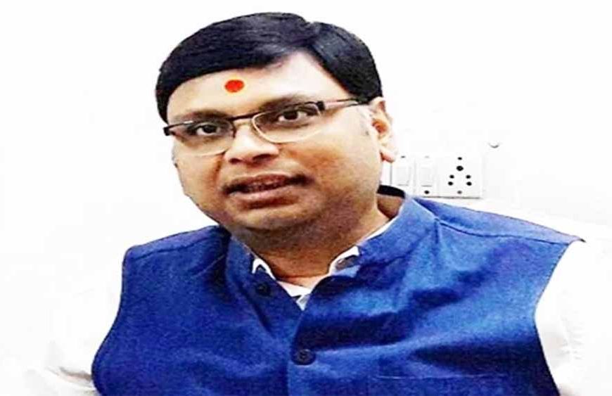 SIR में बड़ी चूक! अनुपस्थित बताकर भाजपा प्रवक्ता हितेष वाजपेयी का नाम मतदाता सूची से हटाया गया