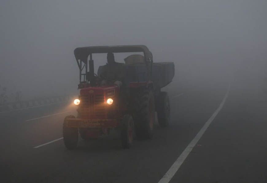 पंजाब में ठंड का प्रकोप तेज, दिन-रात गिरेगा तापमान; शीतलहर और घने कोहरे का ऑरेंज अलर्ट, 6 उड़ानें रद्द
