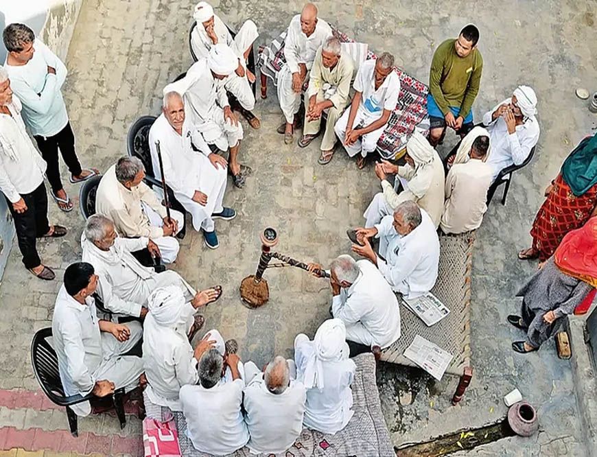 बागपत खाप पंचायत का फरमान, किशोरों के स्मार्टफोन और हाफ‑पैंट पर पाबंदी