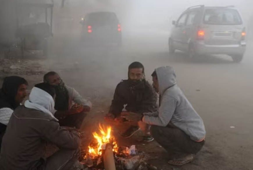 मौसम का प्रहार: यूपी में ठंड के साथ बारिश के आसार, 7 राज्यों में दोहरी मार