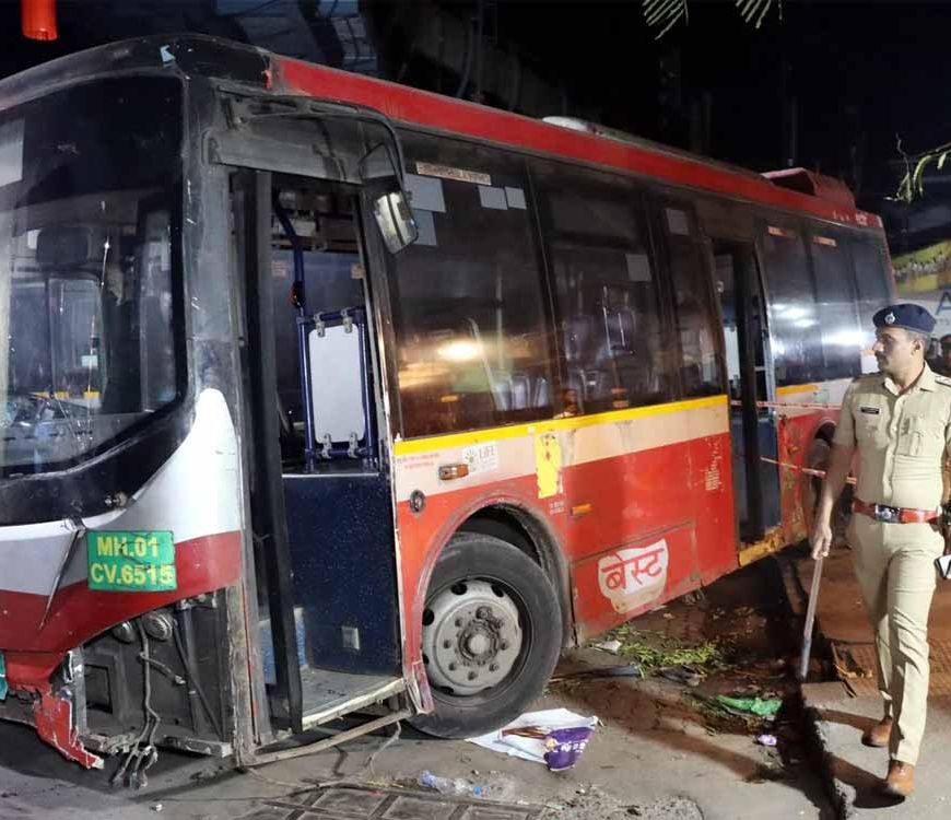 मुंबई बस हादसा: 4 की मौत के बाद नया मोड़, चश्मदीदों ने ड्राइवर नहीं इन्हें ठहराया जिम्मेदार