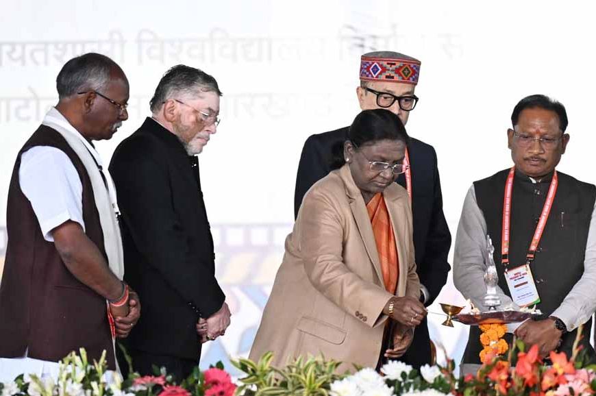 राष्ट्रपति श्रीमती द्रौपदी मुर्मू ने ‘जशक्राफ्ट’ एवं जशपुर की जनजातीय मातृशक्ति के कौशल की सराहना की