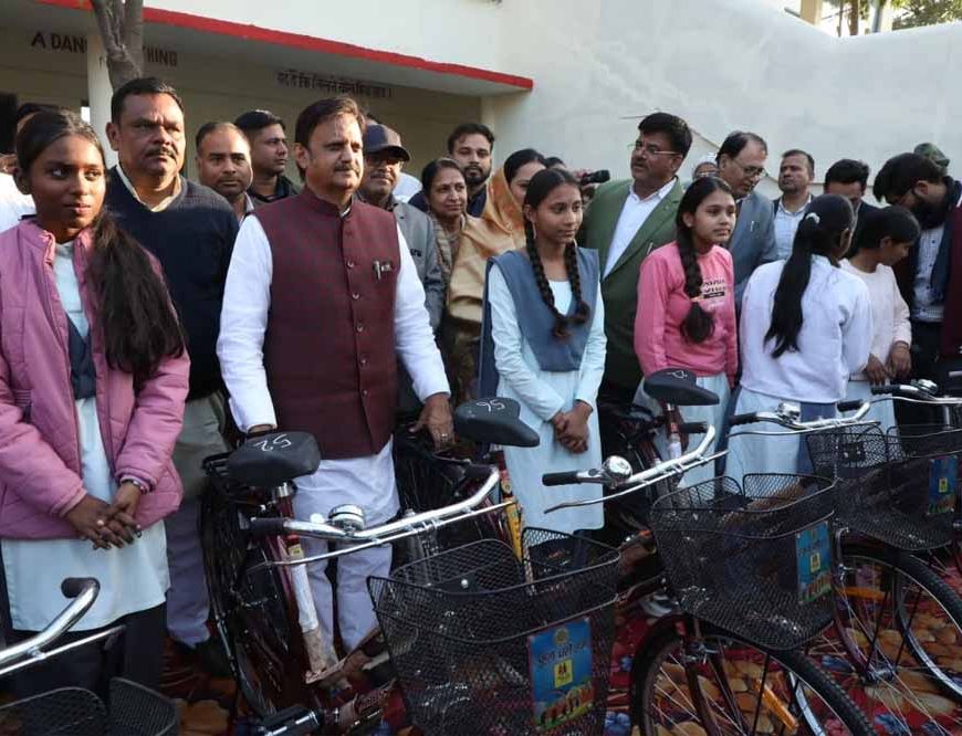 देश को ऊंचाई पर बनाए रखने का कार्य नई पीढ़ी करेगी : उप मुख्यमंत्री शुक्ल