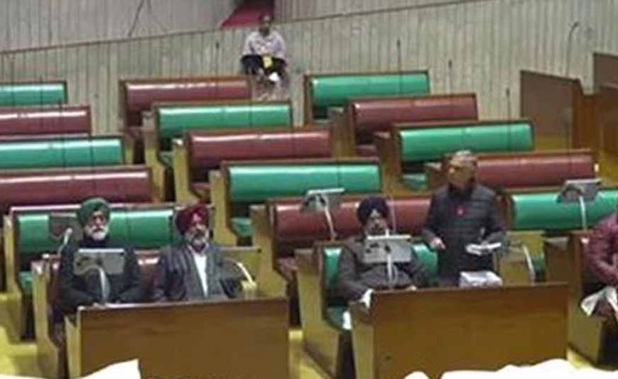 सुखविंदर सुखी के भाषण पर बवाल, बाजवा का तीखा तंज—‘पहले बताओ किस पार्टी से हो’