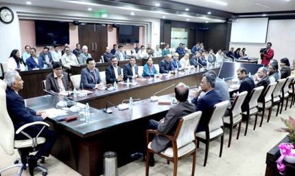 मुख्य सचिव जैन ने किया विभागीय कार्ययोजना और लक्ष्यों पर विमर्श
