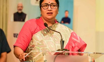 दिल्ली में इलाज हुआ आसान: EWS आय सीमा दोगुनी, गुप्ता सरकार का बड़ा फैसला