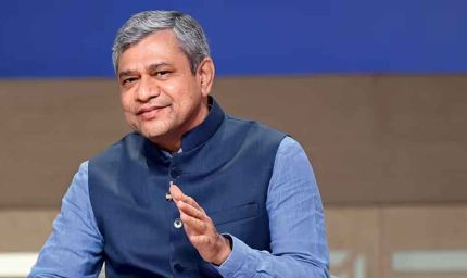 इलेक्ट्रॉनिक्स सेक्टर में भारत की बड़ी छलांग, 11 साल में उत्पादन 6 गुना बढ़ा: अश्विनी वैष्णव