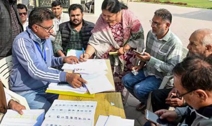 यूपी में 12.55 करोड़ से ज्यादा वोटर, 2.89 करोड़ नाम कटे, SIR ड्राफ्ट लिस्ट की बड़ी बातें
