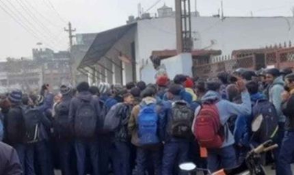 नेपाल के बीरगंज में भड़की हिंसा, मस्जिद में तोड़फोड़ के बाद हालात तनावपूर्ण, भारत-नेपाल सीमा अलर्ट पर