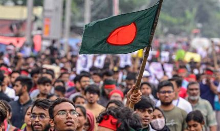 चार्जशीट से इनकार पर उग्र हुआ हादी का संगठन, खून बहाने की धमकी देकर भारत का नाम घसीटा