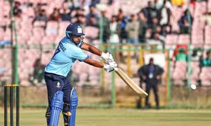 सरफराज खान का कहर: 6,4,6,4… 15 गेंदों में अर्धशतक, पंजाब पर टूटा तूफान