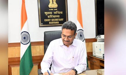 हरियाणा के मुख्य सचिव की तबीयत बिगड़ी, सीने में दर्द के कारण अस्पताल में भर्ती; IPS पूरन कुमार सुसाइड केस में रस्तोगी का नाम
