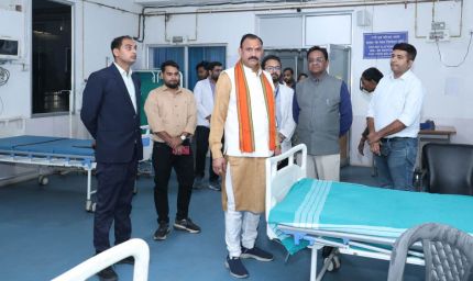 रायपुर: मंत्री जायसवाल ने शहरी सामुदायिक स्वास्थ्य केंद्र का किया निरीक्षण, व्यवस्थाओं को सुदृढ़ करने के दिए निर्देश