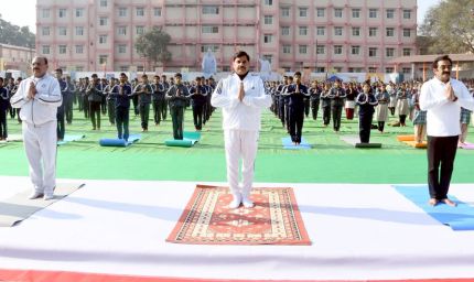 सूर्य नमस्कार करें, प्राणायाम करें और व्यक्तित्व के साथ चरित्र का भी करें निर्माण: CM यादव
