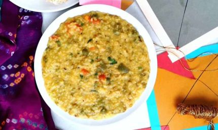 मकर संक्रांति पर खिचड़ी का विशेष महत्व क्यों? जानिए धार्मिक परंपरा और ज्योतिषीय कारण