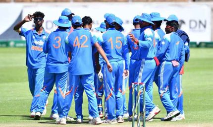 भारतीय गेंदबाजों का तूफान, अमेरिका की आधी टीम ढेर