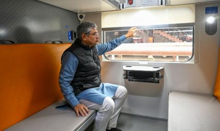 वंदे भारत स्लीपर ट्रेन के शानदार फीचर्स: लग्जरी बर्थ और ऑटोमैटिक दरवाजे, जानें किराया और रूट