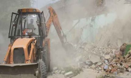 कोटा में हिस्ट्रीशीटर पर बड़ी कार्रवाई, आदिल मिर्जा के 225 गज के मकान पर चला बुलडोजर
