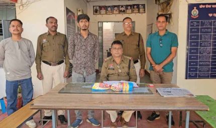 स्कूल के पीछे चल रहा था नशे का कारोबार, पुलिस ने 12.86 लाख के कैप्सूल के साथ तस्कर पकड़ा