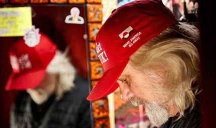 डोनाल्ड ट्रंप के नारे का ग्रीनलैंड में बना मजाक, टोपियां लगाकर तंज कस रहे लोग