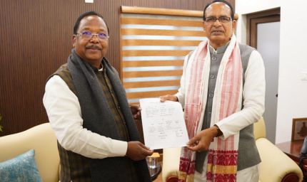 रायपुर : मंत्री रामविचार नेताम ने केन्द्रीय कृषि मंत्री चौहान से की मुलाकात