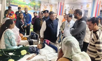 इंदौर के महू में 'जहरीला पानी', 25 लोग बीमार, रात में दौड़ते हुए पहुंचे क्लेक्टर, अलर्ट जारी