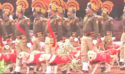 परेड में शामिल होंगे सेना के बाज-डॉग्स, कैप्टन हर्षिता के हाथों में होगी कमान