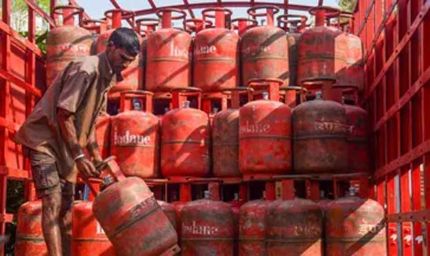 दिल्ली में इन लोगों के खातों में आएगा गैस सिलेंडर सब्सिडी का पैसा, होली से होगी शुरुआत