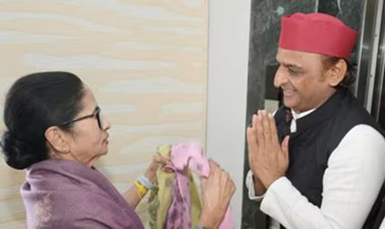 ‘दीदी’ की चाल, BJP पर हमला; ममता-मुलाकात से अखिलेश का डबल निशाना, कांग्रेस में बढ़ी घबराहट