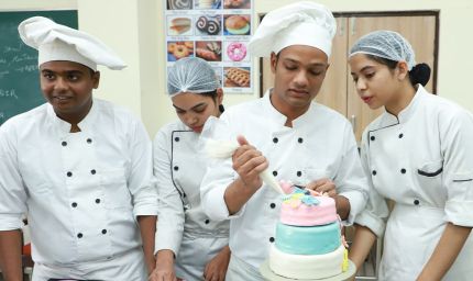 रायपुर : छत्तीसगढ़ के युवाओं के लिए सुनहरा अवसर, ओबेरॉय व हयात जैसे राष्ट्रीय स्तर के संस्थानों में मिलेगा कार्य करने का मौका