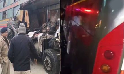 खड़े ट्रेलर में घुसी स्लीपर बस, मां-बेटे सहित 4 लोगों की दर्दनाक मौत
