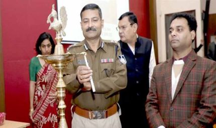 सड़क सुरक्षा केवल कानून नहीं, जन-जीवन से जुड़ा महत्वपूर्ण विषय : आयुक्त  भोंडवे
