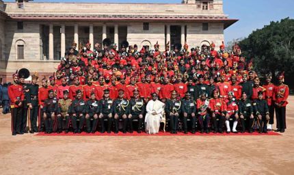 गणतंत्र दिवस समारोह के नायकों से मिलीं राष्ट्रपति मुर्मु, परेड और बीटिंग रिट्रीट के सैन्यकर्मियों का बढ़ाया उत्साह