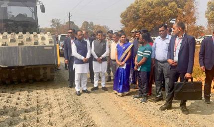 सड़क निर्माण कार्य गुणवत्ता युक्त और समय-सीमा में करें पूरा- मुख्यमंत्री श्री साय
