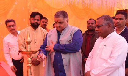 पर्यटन एवं संस्कृति मंत्री  राजेश अग्रवाल ने अंबिकापुर के विश्वकर्मा मंदिर में पूजा-अर्चना कर छत्तीसगढ़वासियों के सुख-समृद्धि की कामना की
