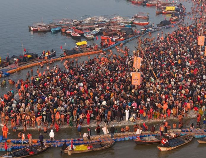 माघ मेले में मकर संक्रांति स्नान पर्व पर उठी आस्था की लहर, 1 करोड़ से अधिक लोगों ने लगाई पुण्य की डुबकी