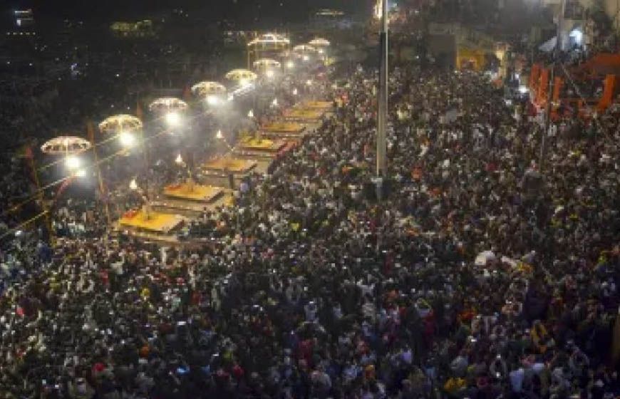 नए साल पर एमपी के मंदिरों में श्रद्धालुओं की भीड़, महिला क्रिकेट टीम ने महाकाल के दर्शन किए