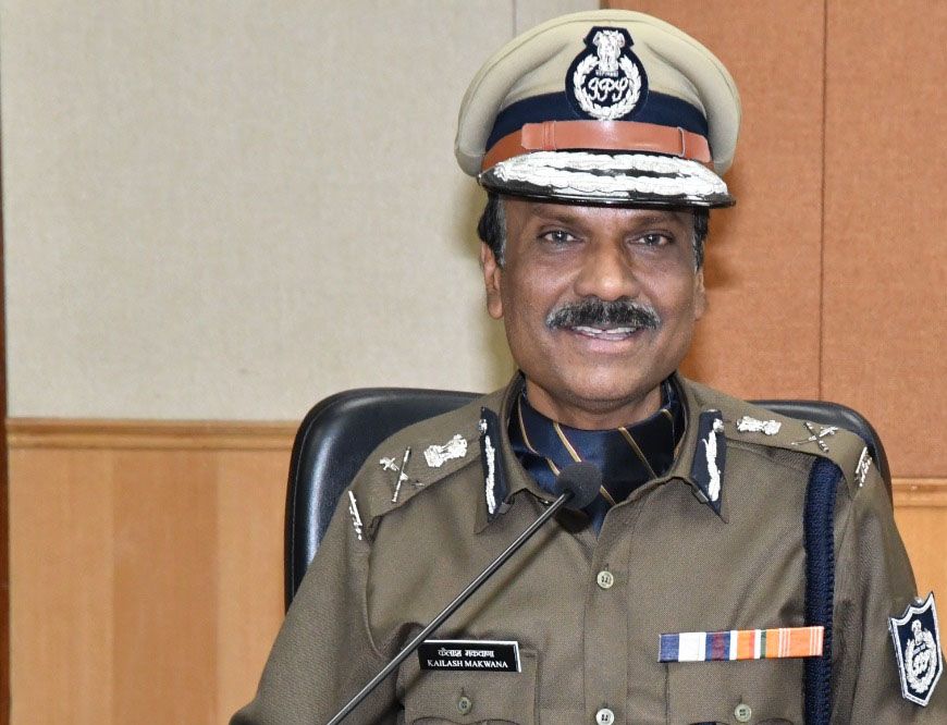 अथक परिश्रम एवं समन्वित प्रयासों से चरितार्थ करें देशभक्ति-जनसेवा का आदर्श वाक्‍य : पुलिस महानिदेशक कैलाश मकवाणा