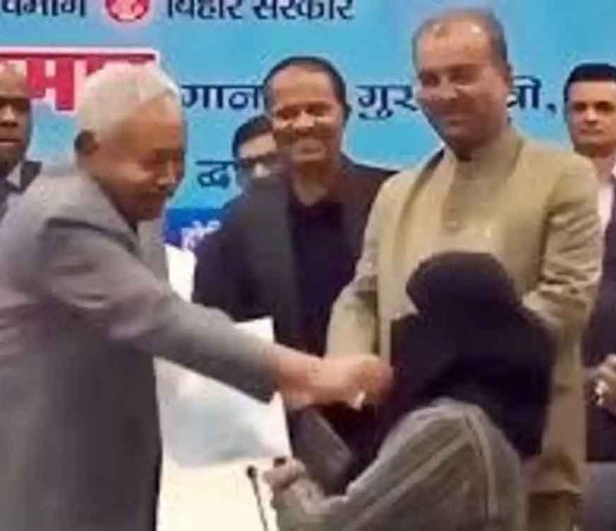 हिजाब वाली डॉ. नुसरत को राहत, नीतीश सरकार ने आयुष चिकित्सकों की ज्वाइनिंग डेट फिर बढ़ाई