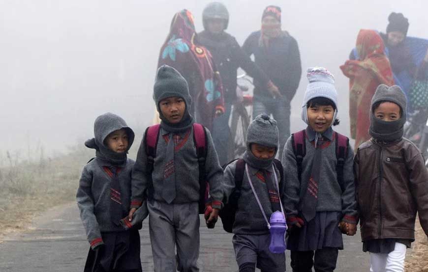 यूपी में ठंड का कहर, कक्षा 12 तक के सभी स्कूल 5 जनवरी तक बंद