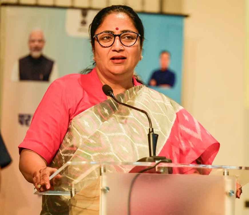 दिल्ली में इलाज हुआ आसान: EWS आय सीमा दोगुनी, गुप्ता सरकार का बड़ा फैसला