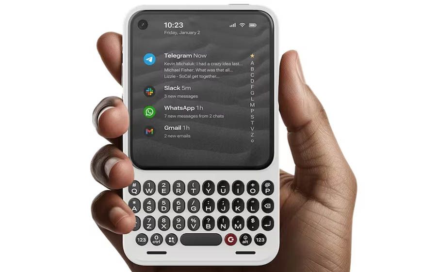 BlackBerry जैसा डिजाइन, iPhone जैसे फीचर्स, अब लॉन्च हुआ खास स्मार्टफोन