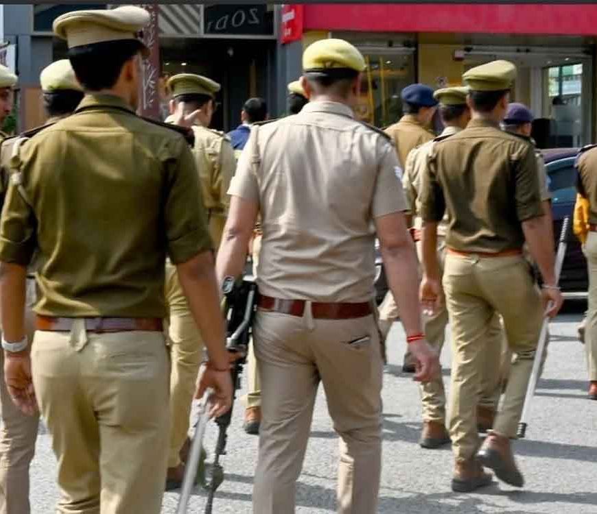 फोन का सिग्नल लेने बालकनी में गए और फिर… नोएडा में इंडियन ऑयल के एग्जिक्यूटिव डायरेक्टर की दर्दनाक मौत
