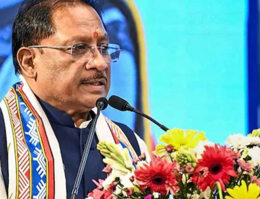सीएम विष्णुदेव साय दिल्ली से लौटे, राष्ट्रपति द्रौपदी मुर्मू को छत्तीसगढ़ आने का दिया न्योता