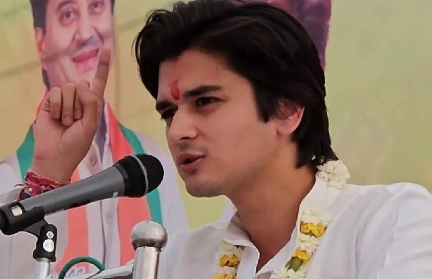 केंद्रीय मंत्री ज्योतिरादित्य सिंधिया के बेटे महाआर्यमन कार हादसे में घायल