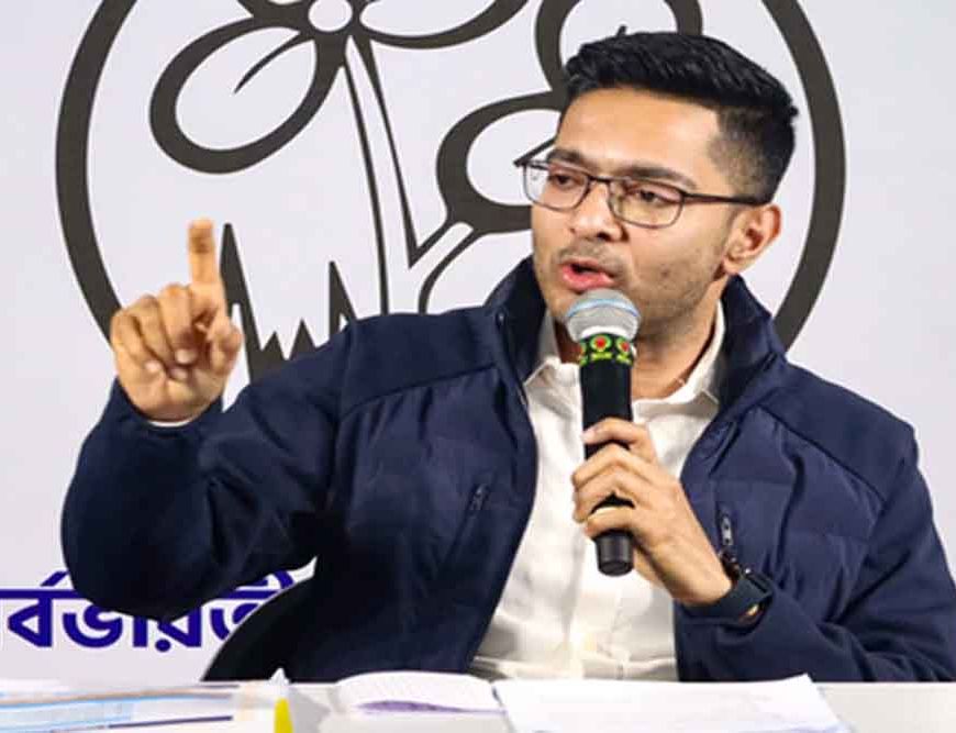 अभिषेक बनर्जी के हेलीकॉप्टर को उड़ान की मंजूरी में देरी, केंद्र सरकार पर साजिश का आरोप