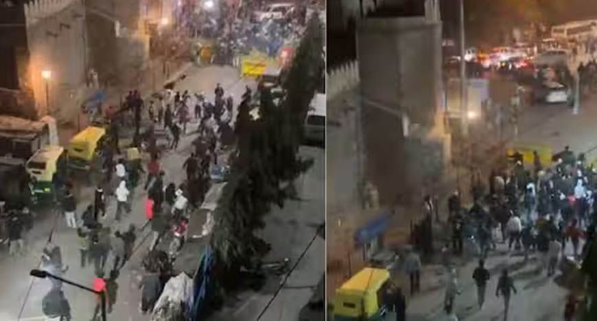 दिल्ली के तुर्कमान गेट में बवाल, मस्जिद के पास पत्थरबाज़ी के बाद 10 लोग हिरासत में