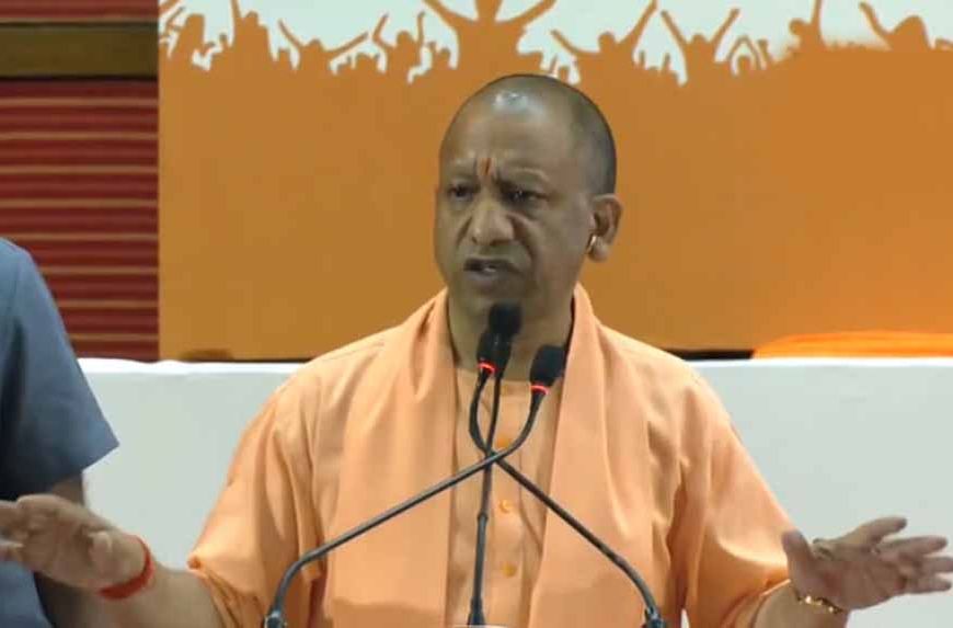 नगर निगम की निश्चित आय का जरिया बनेगी सीएम ग्रिड की स्मार्ट सड़क : मुख्यमंत्री योगी आदित्यनाथ