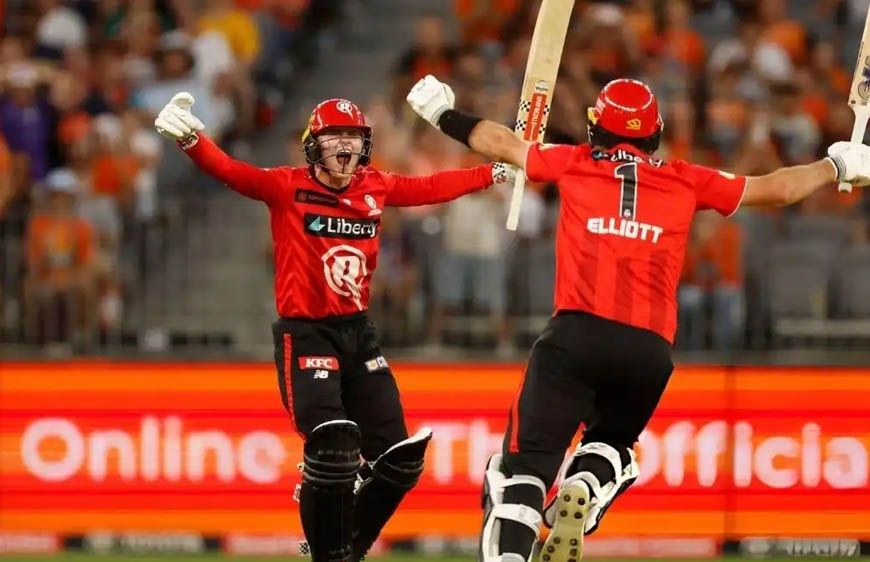 आखिरी गेंद पर छक्का मारा, 19 साल के लड़के ने पलट दिया T20 मैच, BBL में मेलबर्न रेनेगेड्स की जीत